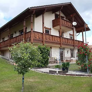  Apartment Haus Am Berg