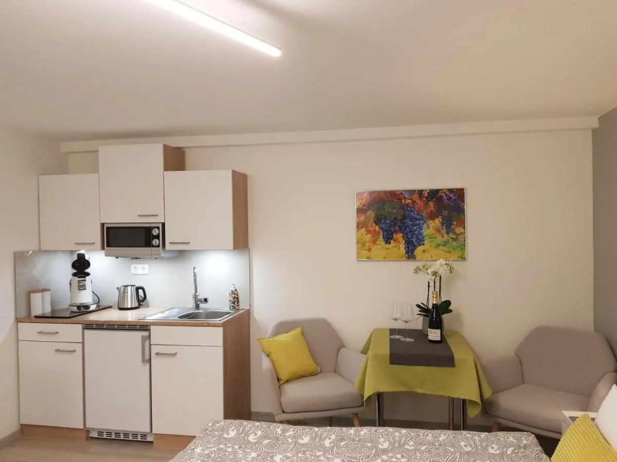 Gästezimmer-Apartment Heidi Hönl Buergstadt